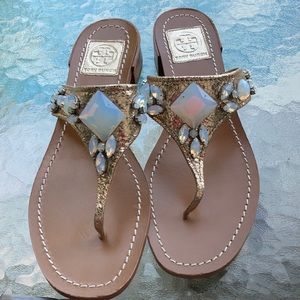 EUC, wore 2 times, Beautiful Rhinestones on Gold